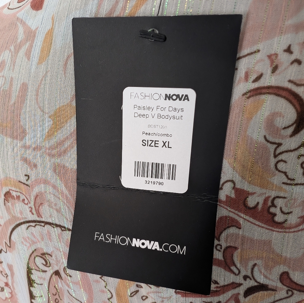 💘 NWT Fashion Nova Paisley Long Sleeve Deep V Bodysuit XL - Picture 9 of 12